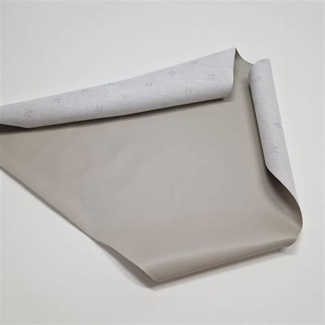 Različni materiali počivalnikov: usnje, tkanina, umetno usnje