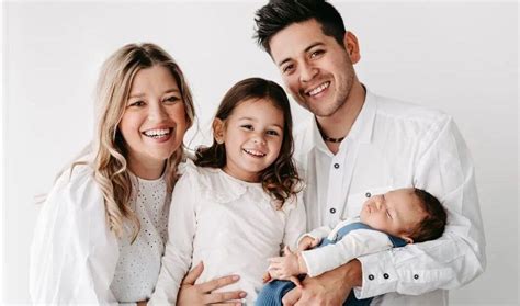 Isaac Palma z družino