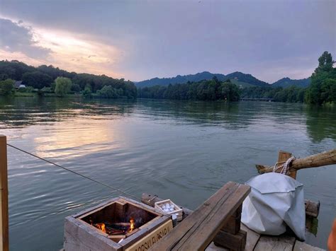 Pogled na Dravo s splava oziroma flosa.