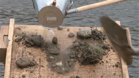 Izpiranje zlata na Dravi