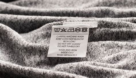 različni materiali nosečniških oblačil