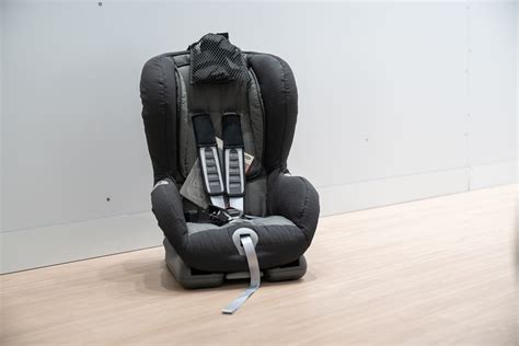 otroški varnostni sedež v avtomobilu