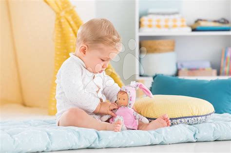 Dojenček z rumenimi luskami na lasišču (temenice)