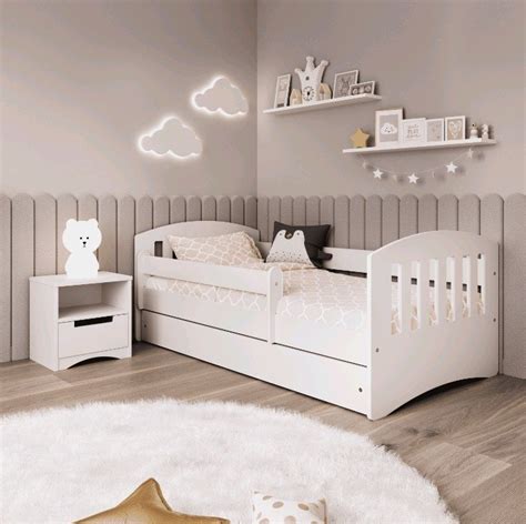 Diagram, ki prikazuje petstopenjsko nastavitev višine otroške posteljice