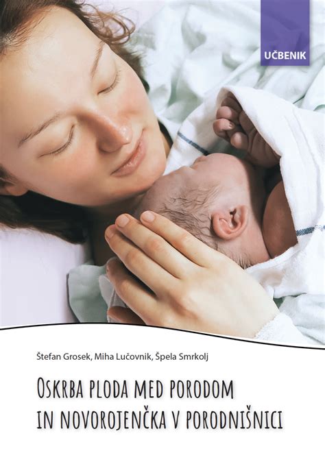 Ženska med porodom, ki uporablja porodno žogo