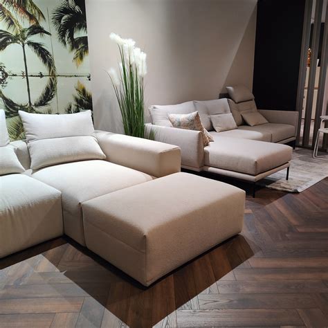 Različni modeli foteljev in počivalnikov