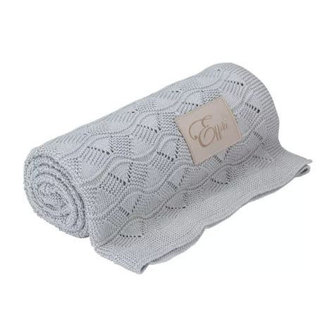 Ročno pletena odejica z vrtnicami