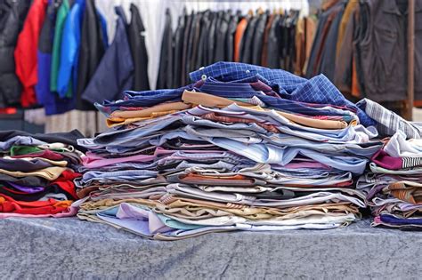 simbolična cena za rabljena oblačila