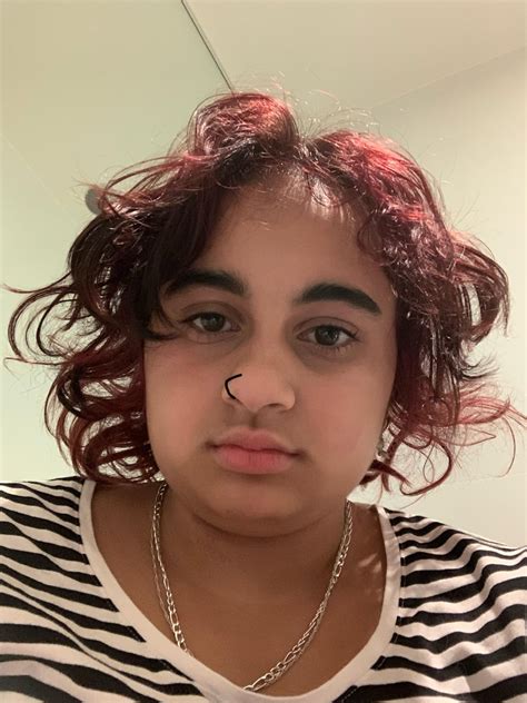 Različni tipi nakita za piercing v popku