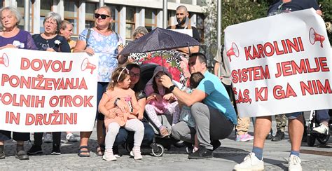 objemajoči starši in otrok