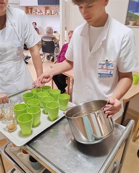 Priprava pudinga na štedilniku