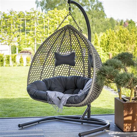 Vrtni gugalnik Egg v dvojni izvedbi