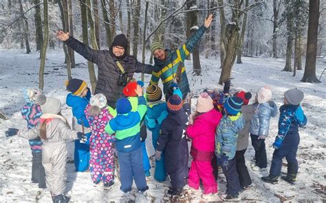 Lovci in otroci pri opazovanju ptic