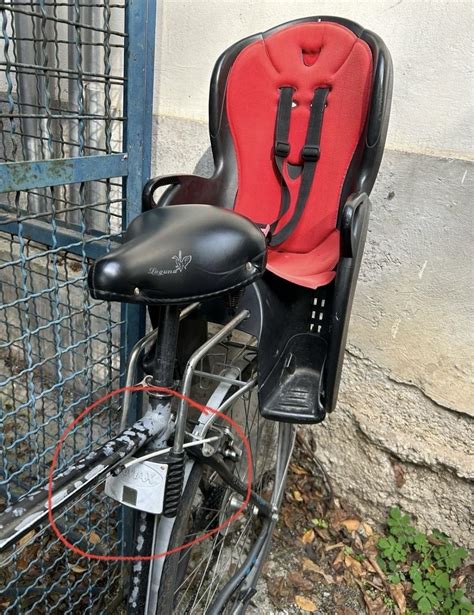 Otroški nosilec na hrbtu v naravi