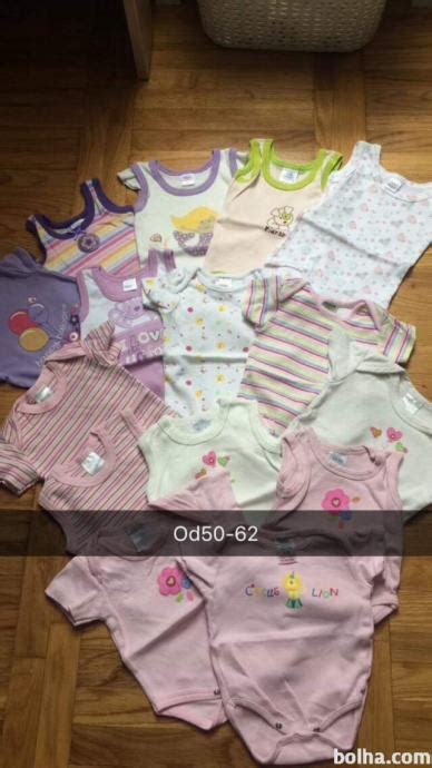 Paket z nežnimi otroškimi oblačili in dodatki