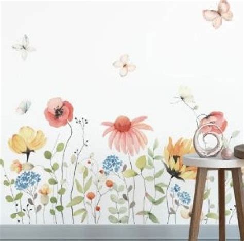 Diagram, ki prikazuje enostaven postopek nanašanja in odstranjevanja stenske nalepke