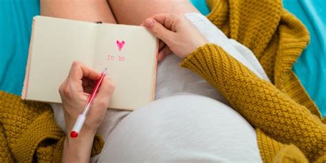 Ženska, ki se pripravlja na porod