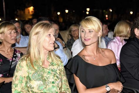 Vesna Janković na predavanju ali konferenci