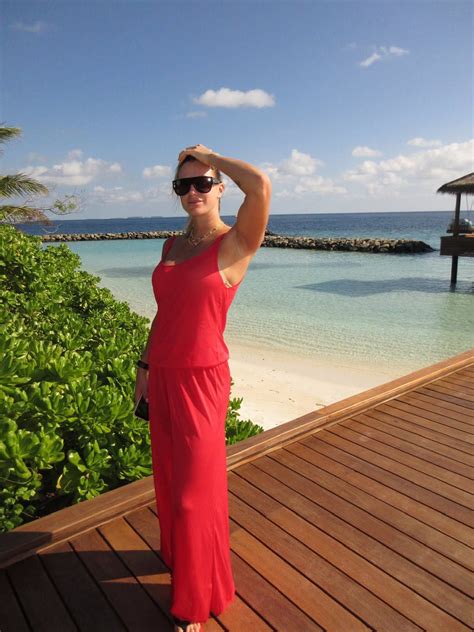 Ženska neguje svoje dojke