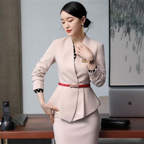 Ženska poslovna obleka