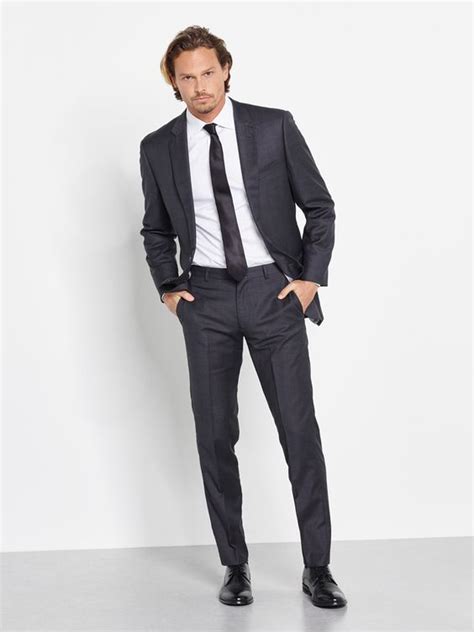 Moška poslovna obleka