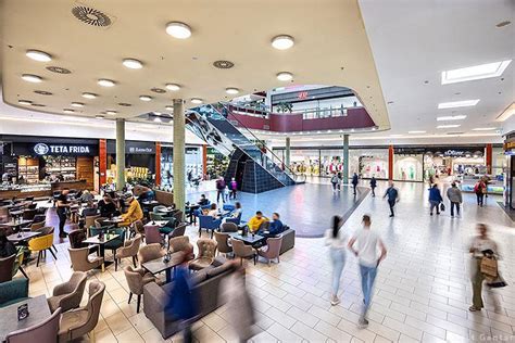 Notranjost nakupovalnega centra Europark Maribor