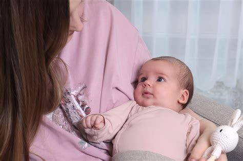 dojenčica pod ruševinami