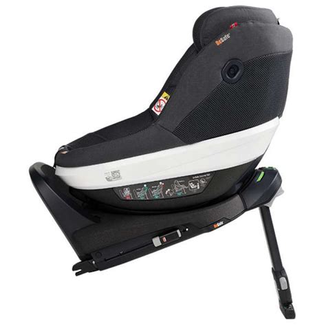 Diagram, ki prikazuje namestitev avtosedeža BeSafe Beyond 360 z uporabo ISOfix konektorjev
