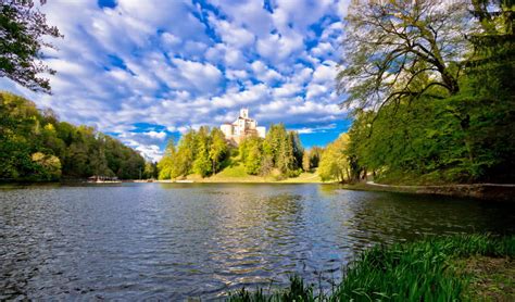 Študentka z otrokom na faksu