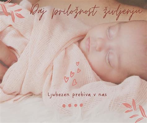 Slika dojenčka, ki veselo je.