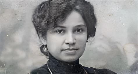 žena doživlja popadke