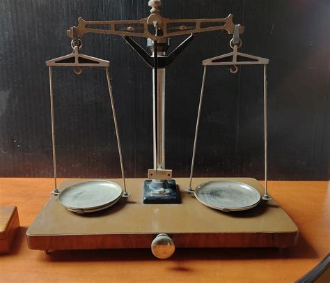 Simbolična podoba tehtnice pravice