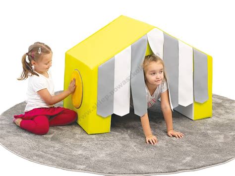 Safari hiška z aktivnostnimi elementi