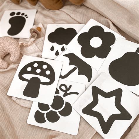 Črno-bele kontrastne kartice za dojenčke