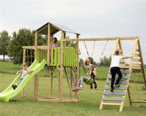 Različni tipi lesenih in kovinskih gugalnikov za vrt