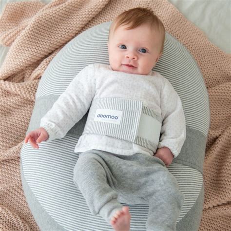 Nosečnica z blazino Doomoo