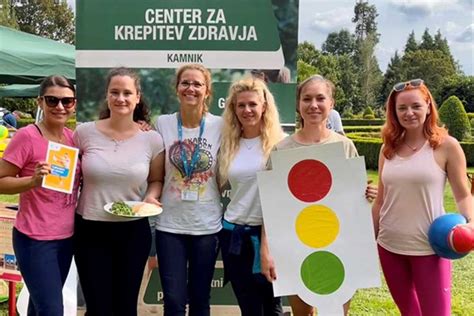 Simbolična upodobitev zdravega življenjskega sloga v nosečnosti