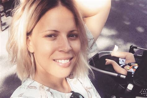 Manja Stević v nosečnosti