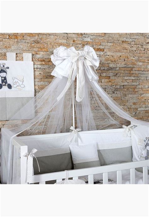 Beli til baldahin z dekorativnimi srčki