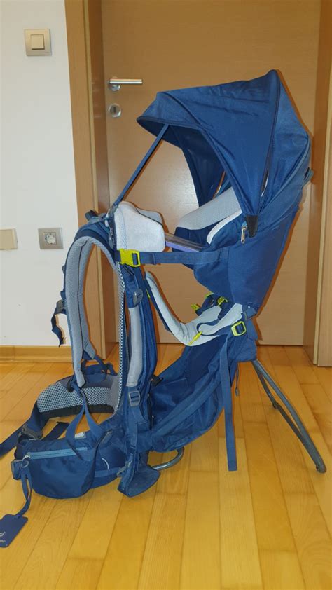 Slika različnih modelov Deuter otroških nosilk, ki prikazujejo njihove estetske razlike