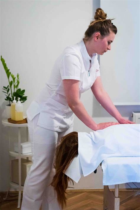 Nosečnica pri masaži