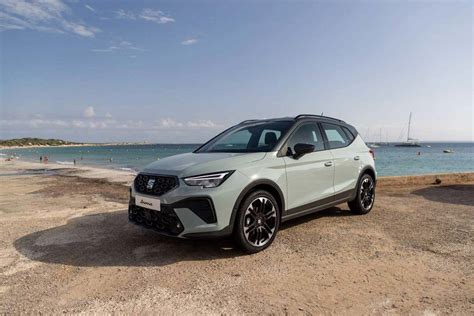 Diagram motorjev SEAT Arona z močmi in porabo goriva.