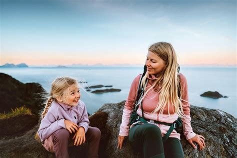 Starši se pogovarjajo z otrokom