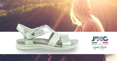 različni pari udobnih poletnih sandal