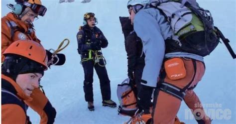 Reševalci nudijo pomoč poškodovani drsalki