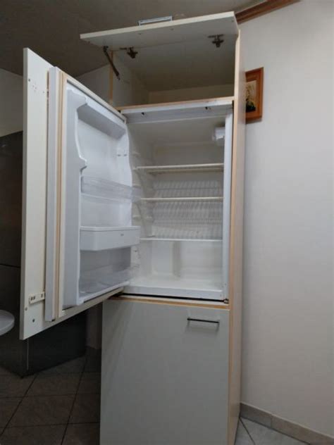 Simbolična slika poroda z elementom sproščenosti
