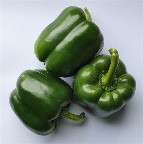 Sveža zelena paprika